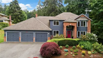 Private estate on over an acre