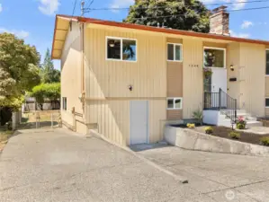 converted garage and lots of off-street parking