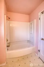 Full bath, cont