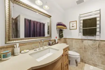 primary full bath room