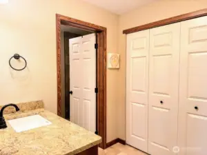 Primary bath sink/closet area