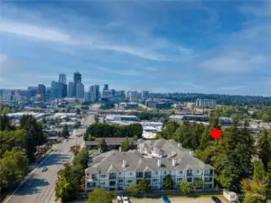 The red dot indicates the location in relation to downtown Bellevue. Conveniently located close to shopping, coffee, restaurants parks, Wilburton Light Rail, Brewpub, Meta, Bellevue Botanical Gardens, Wilburton Hill Park, Nature trails and I-405! An ideal location!