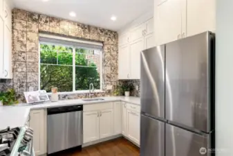 Upgraded stainless appliances