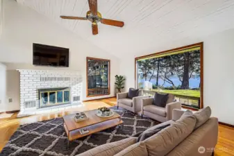 FAMILY ROOM FURNISHED