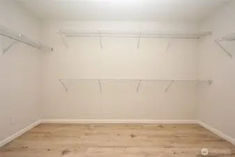 And complete with walk-in closet.