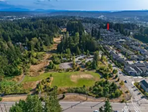 Easy I-405 & 522 access.