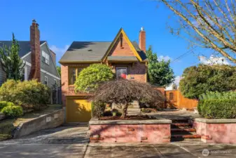 2301 42nd Ave SW, Seattle, WA 98116