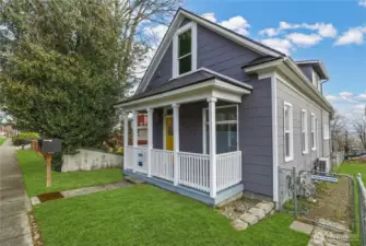 Excellent Opportunity to Own This Remodeled Duplex in the Heart of Tacoma. Ready for Immediate Occupancy!