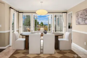 Dining area upon entryway