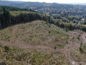 Aerial view looking SE. Another fantastic cleared space for a potential building site.