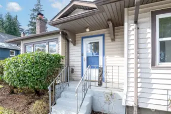 This North Tacoma home is so close to Proctor district with all its shops, restaurants, and Farmer's Market.