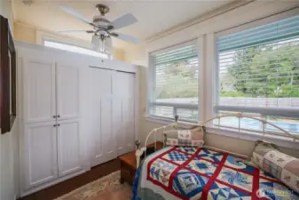 Second bedroom