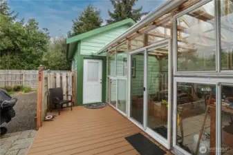 Outside view of Hobby room/Office and Greenhouse/Garden