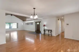 Great living room and dining area with plenty of space and open floor design