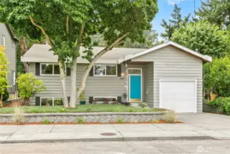 Welcome to 2627 39th Avenue SW