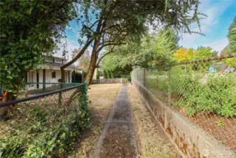 Private walkway