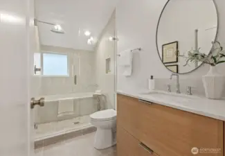 Euro-style Bath (Shower + Bathtub / Soaking Tub)