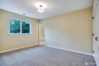 Bedroom with en-suite Full Bathroom -Vacant