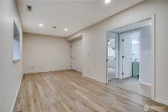 Basement bedroom "Ground floor" with no steps. -Vacant