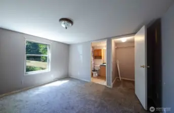 Manufactured home primary bedroom