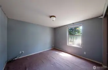 Manufactured home bedroom 2