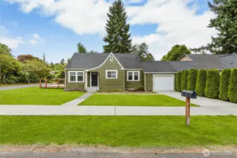 One-story home in the cutest neighborhood walking distance everything