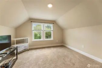Upstairs large bedroom with bath