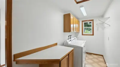 The washer & dryer stay!