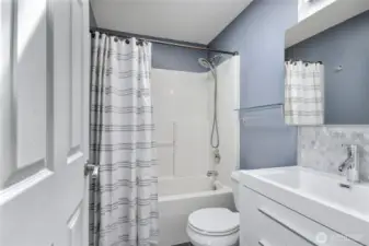 Upstairs secondary bath