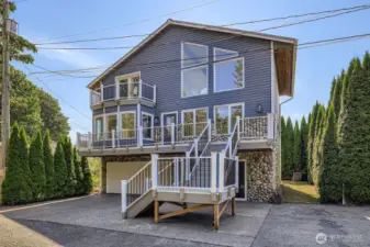 Your very own chalet in the heart of Downtown Arlington!