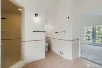 Primary en-sutie bath with soaking tub and shower