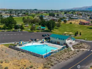 COMMUNITY POOL