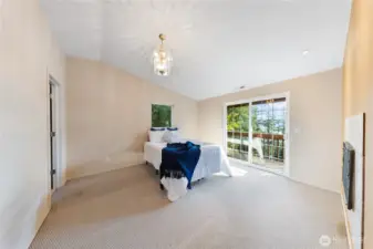 Upstairs Primary Suite