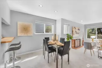Dining area and eating bar on the kitchen.