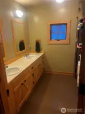 Full upper bath with double sink