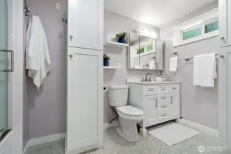 Updated primary bathroom with tub/shower combo