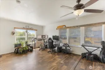 #4 bedroom/den