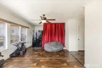 #4 bedroom/den