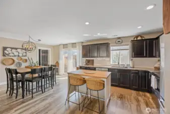 Dining Room & Kitchen