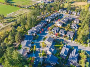 Hop on your bike, in minutes you'll be at amazing sixty acres park, Sammamish River trail, and Willows Golf Run! Outdoor adventure is always within reach.