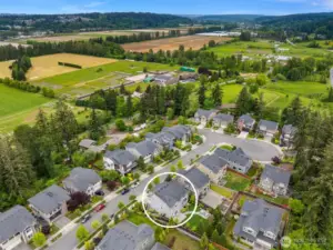 You are just minutes from Bella Bottega, Totem lake village, and award winning schools - everything you need for an active and enriched lifestyle!