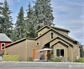 Clover Court is newest Highlands neighborhood, built 2017.  Egret one of the Highlands largest plans at 1461 Sqft.  Board and batten hardi-board siding is low maintenance, charming and pest resistant!