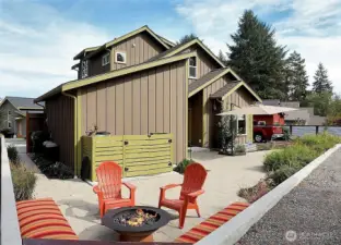 Highest and sunniest lot in the Highlands with sunny southern exposure even in winter.  What a great spot to entertain or hang out!