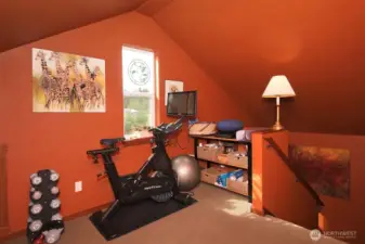 Vaulted ceilings and a view of the Al Anderson Farm!