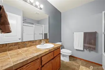 upstairs full bathroom