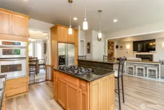 SS appliances with over under Microwave & oven