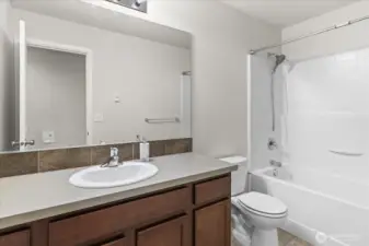 Upstairs full bathroom
