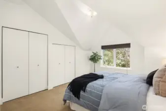 Primary Dual Closets