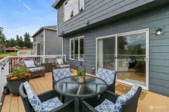 Large back deck with sweeping views of Mt Baker, the cascade mountains and the Kent valley