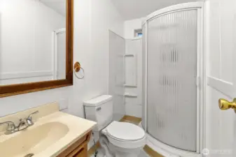 3/4 Bath outside of the second bedroom